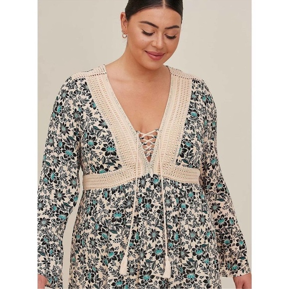 Torrid - ACAS GRY FLRL GZ LS
LACEUP SKTR 0 MULTI
FLORAL - Picture 9 of 12